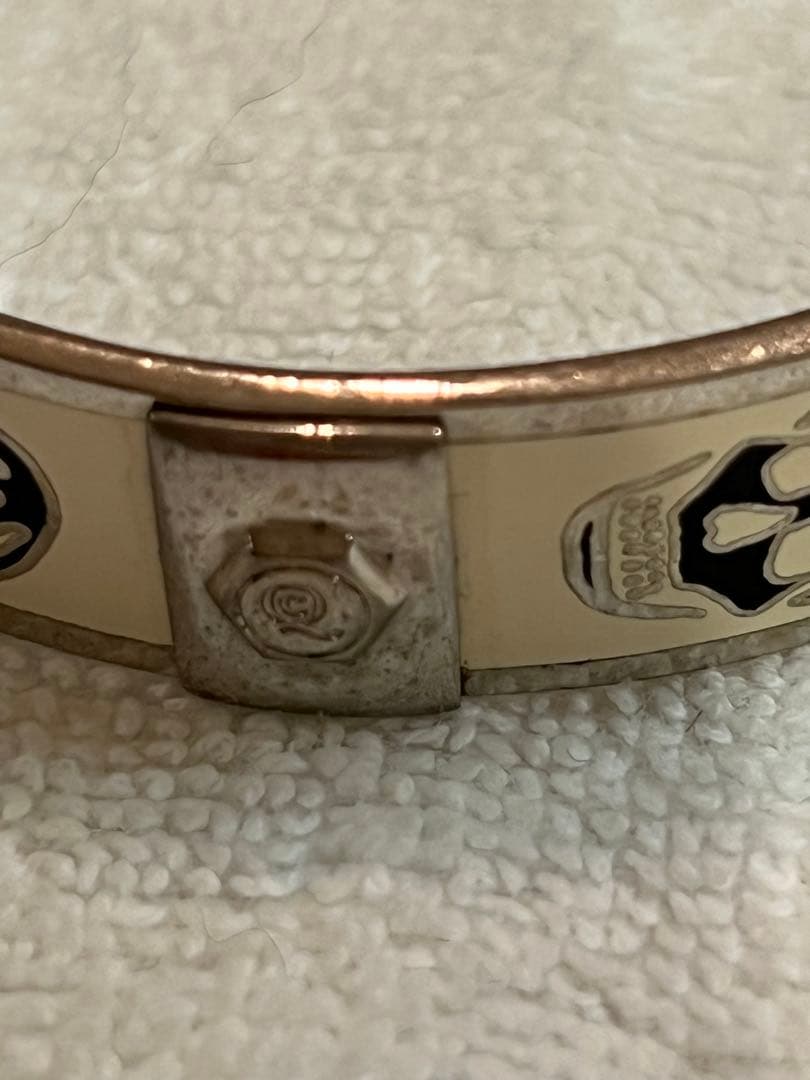 アレキサンダーマックイーンAlexanderMcQueen S スカルバングル