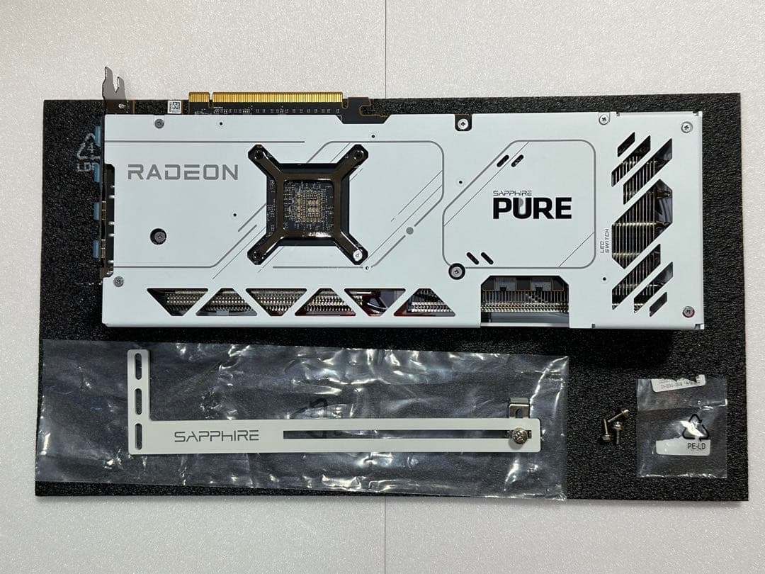 グラフィックボード・グラボ・ビデオカード Sapphire Radeon RX 7800 XT 16GB