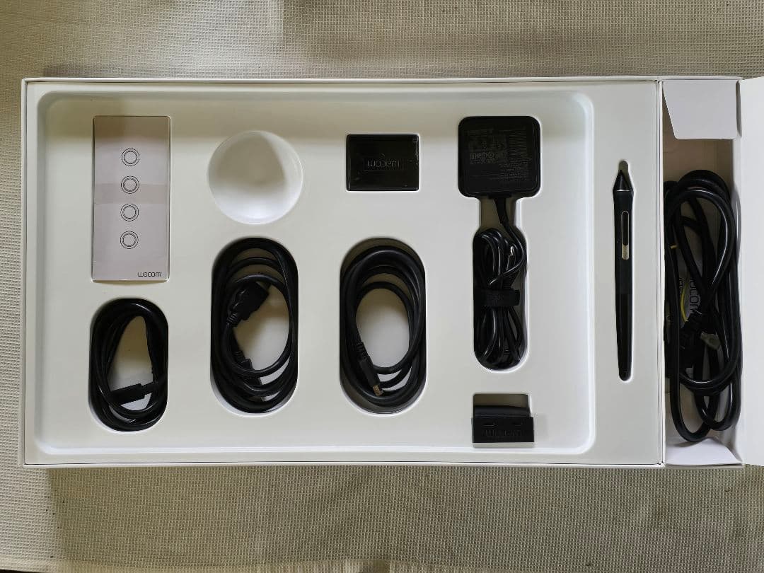 Wacom Cintiq Pro 16 DTH-1620/AK0 美品