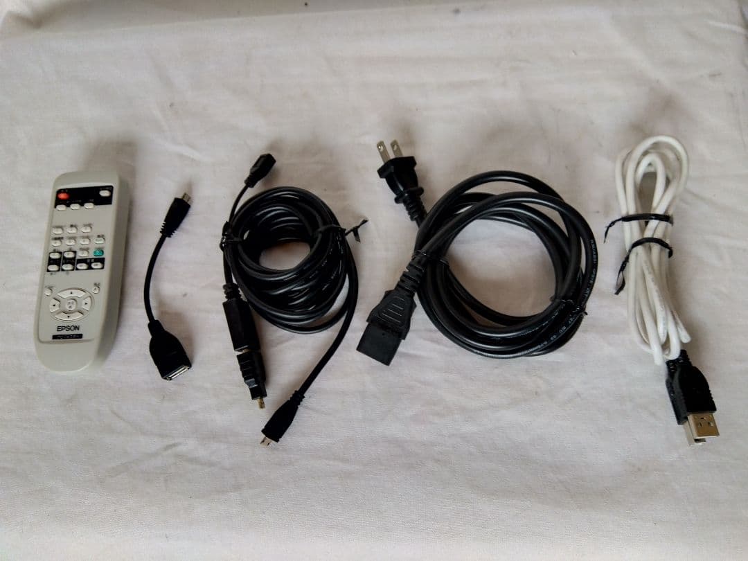 EPSON プロジェクター　EB-W10