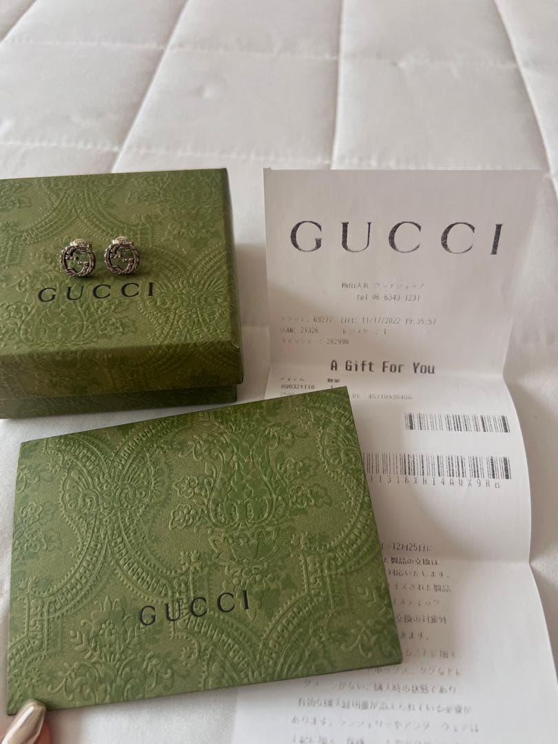 GUCCI ピアス　インターロッキングG 燻　ユニセックス