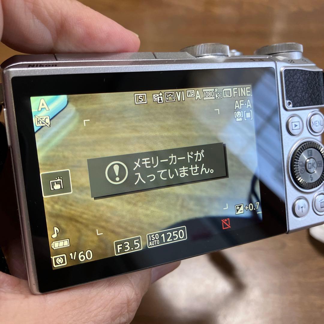 Nikon1 J5 +10-30mmパワーズームレンズ付き