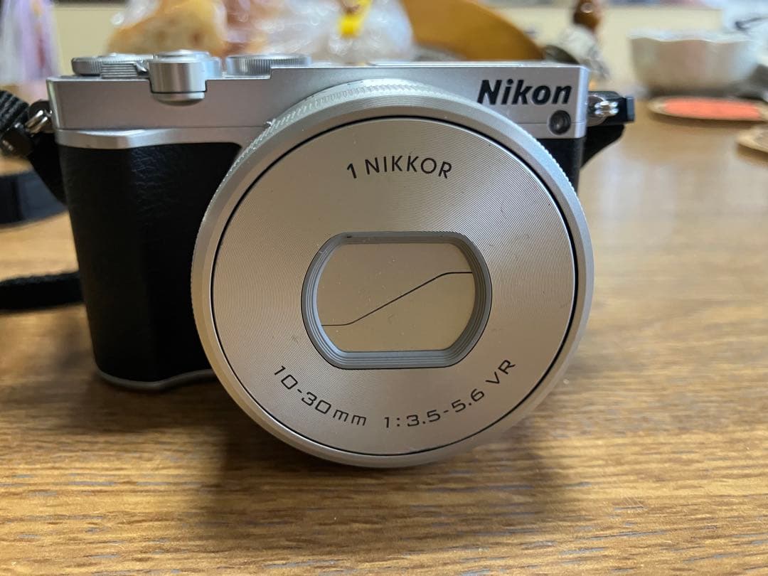 Nikon1 J5 +10-30mmパワーズームレンズ付き