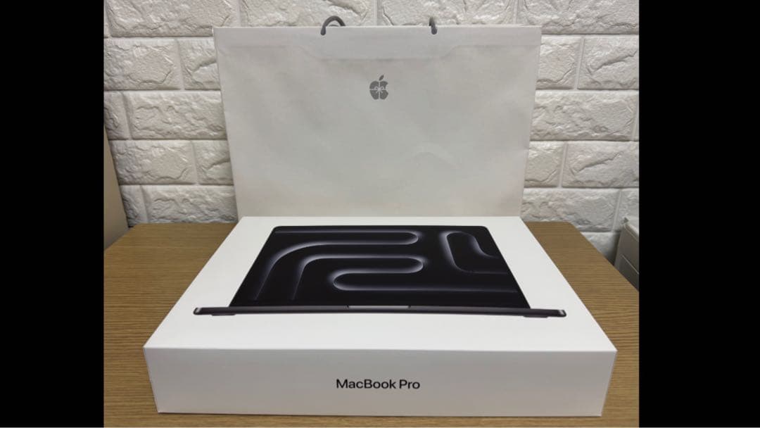 MacBook Pro M5 スペースブラック 24GB 1TB 1ヶ月使用