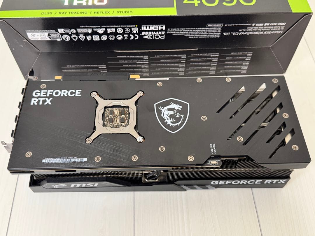 MSI GeForce RTX 4090 Gaming X Trio 本体