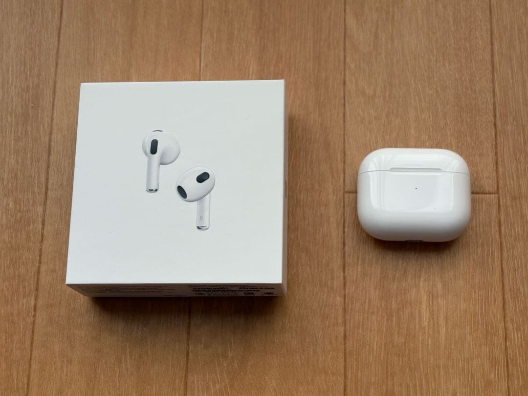 AirPods 本体 充電ケース付き 新品に近い