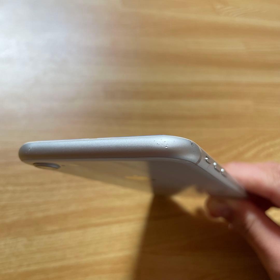 Apple iPhone 8 / 64GB / シルバー