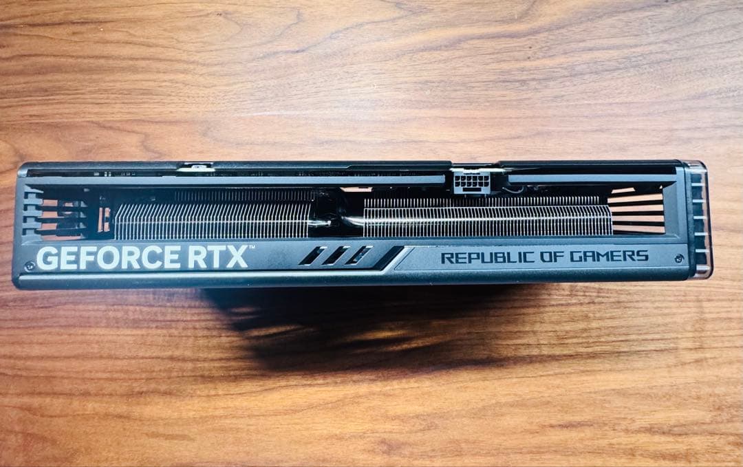 グラフィックボード・グラボ・ビデオカード ASUS ROG STRIX RTX 4070 Ti Super