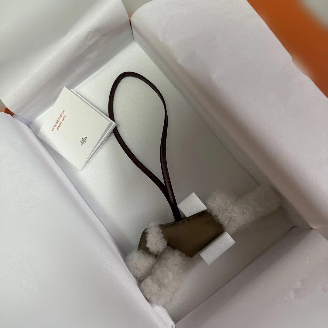 【新品未使用】HERMES バディチャーム K刻印 ベージュマルファ