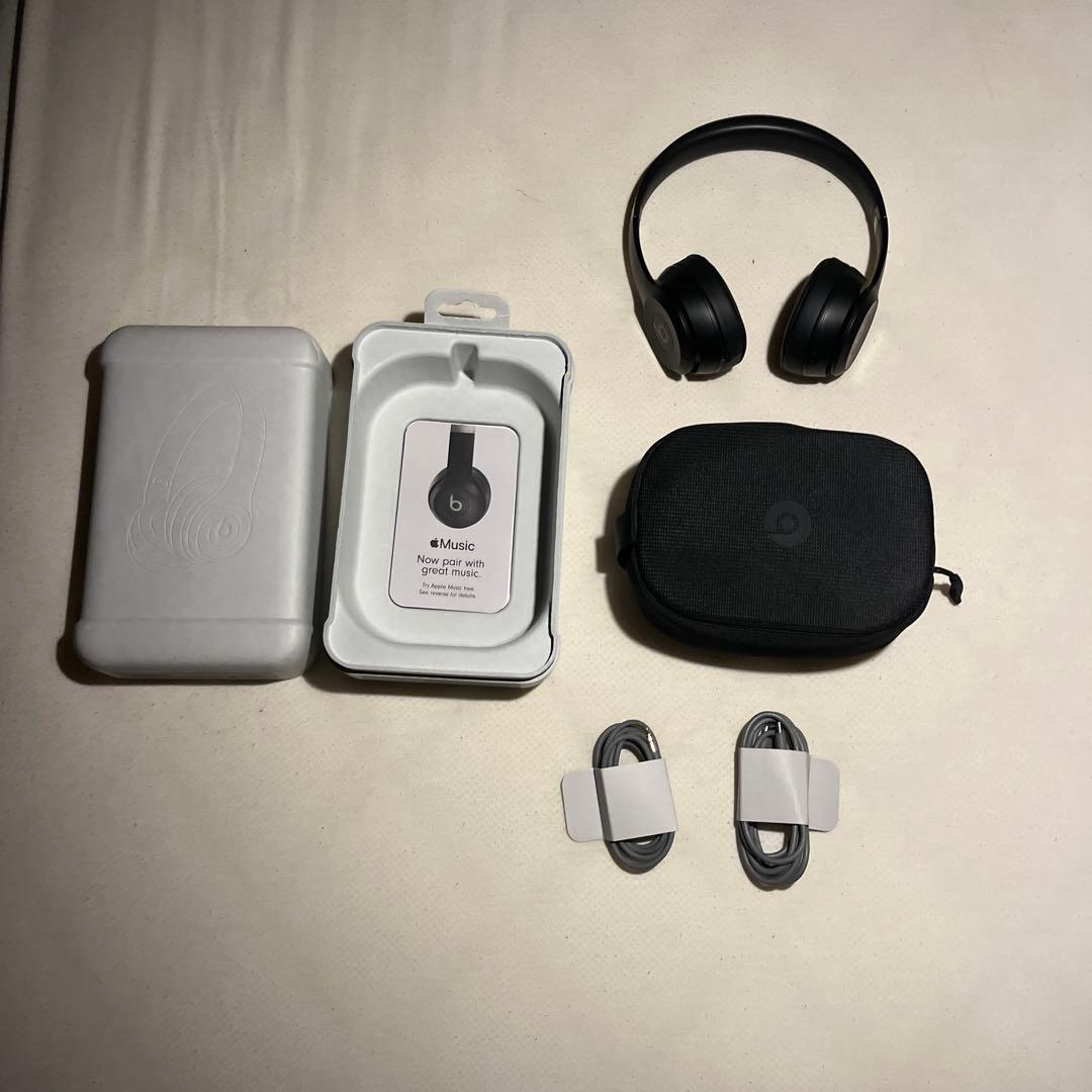 Beats Solo4ブラック/専用ケース、充電コード、外箱、ステッカー付属