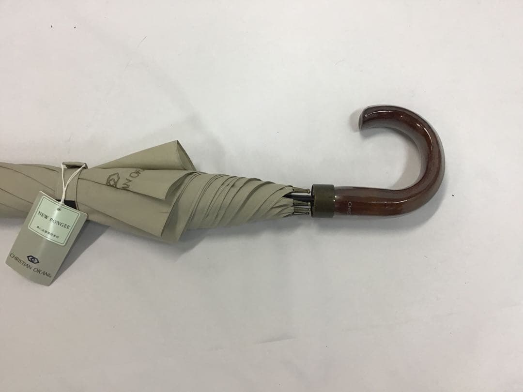 チロルの掲載品　オラーニ①クリント①ヴィンセント②