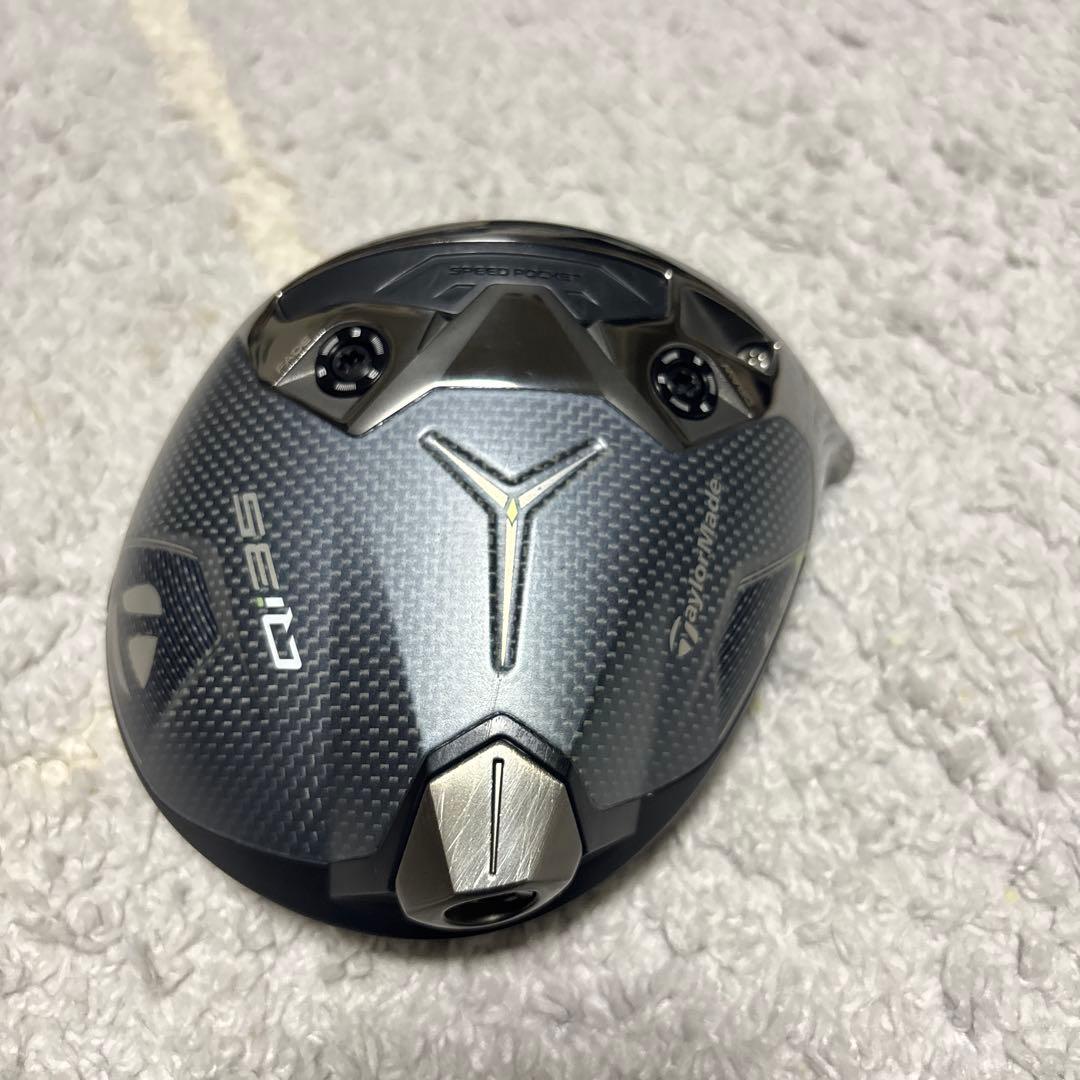 QI35LSドライバーヘッド。　　　　ヘッドカバー付