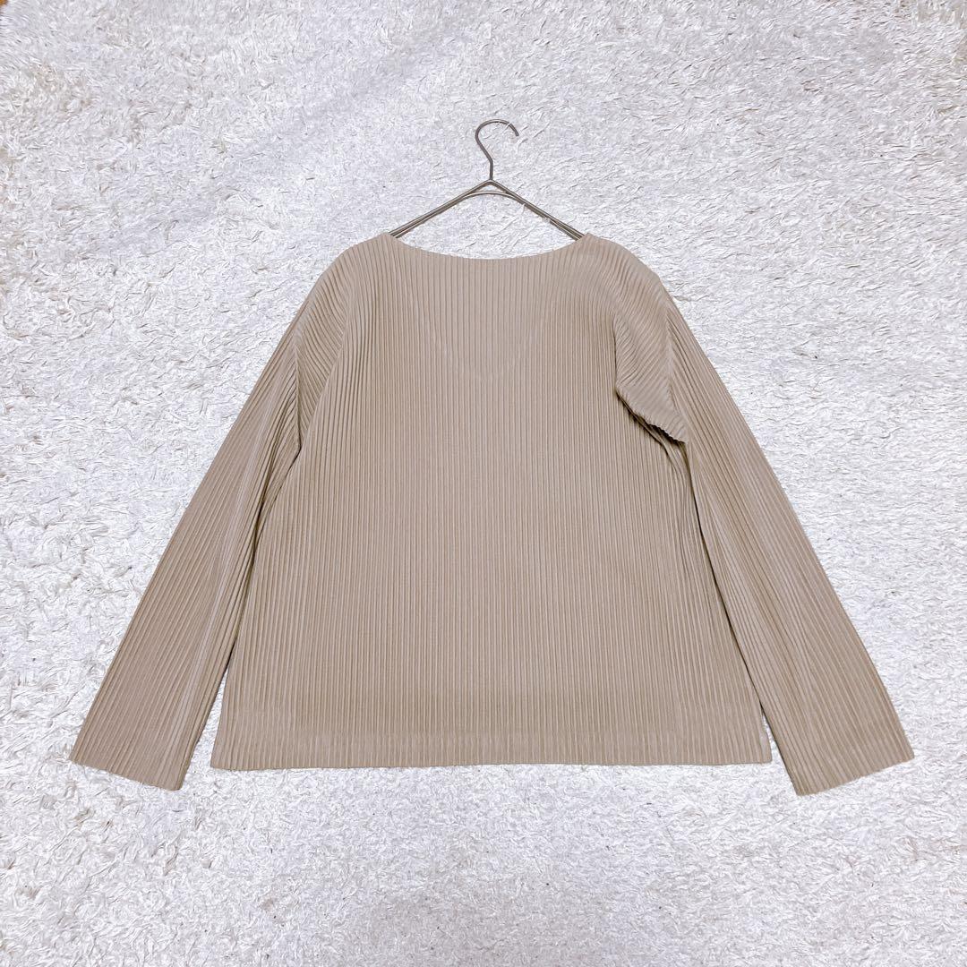 プリーツプリーズ　長袖Ｖネックカットソー　アイボリー　サイズ3