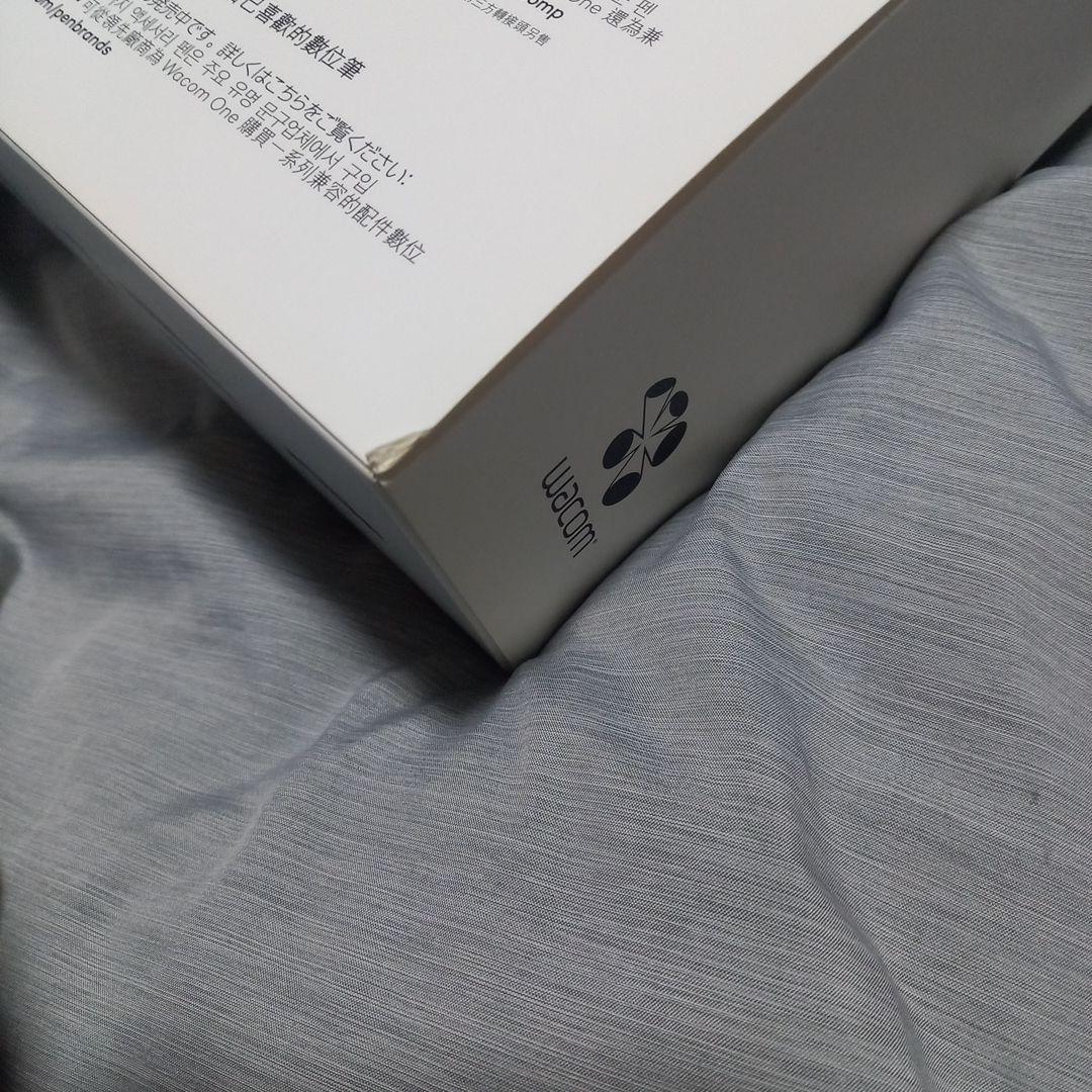 Wacom One Creative Pen Display 本体 フィルム付き