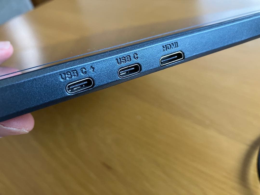 15.6インチ 4Kモバイルモニター　タッチパネル対応