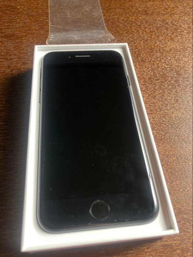 iPhone SE第2世代　SE2 ブラック　128GB SIMフリー 白ロム