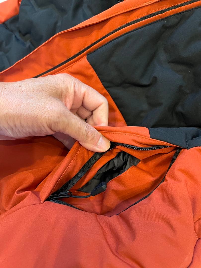 セール‼️HALTIのメンズスキーアウトドアウェア　USのMサイズ