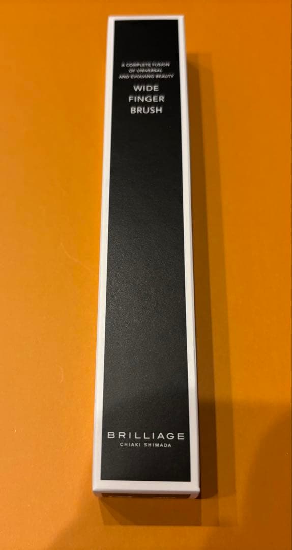 ブリリアージュ　ワイドフィンガーブラシとカモフラージュ　コンシーラーチーク０３
