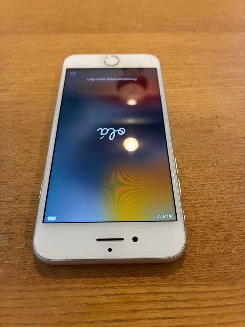 Apple iPhone 8 64GB シルバー 本体