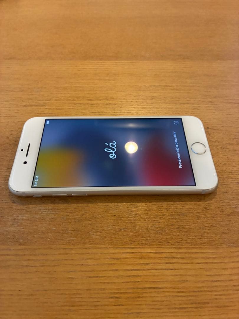 Apple iPhone 8 64GB シルバー 本体