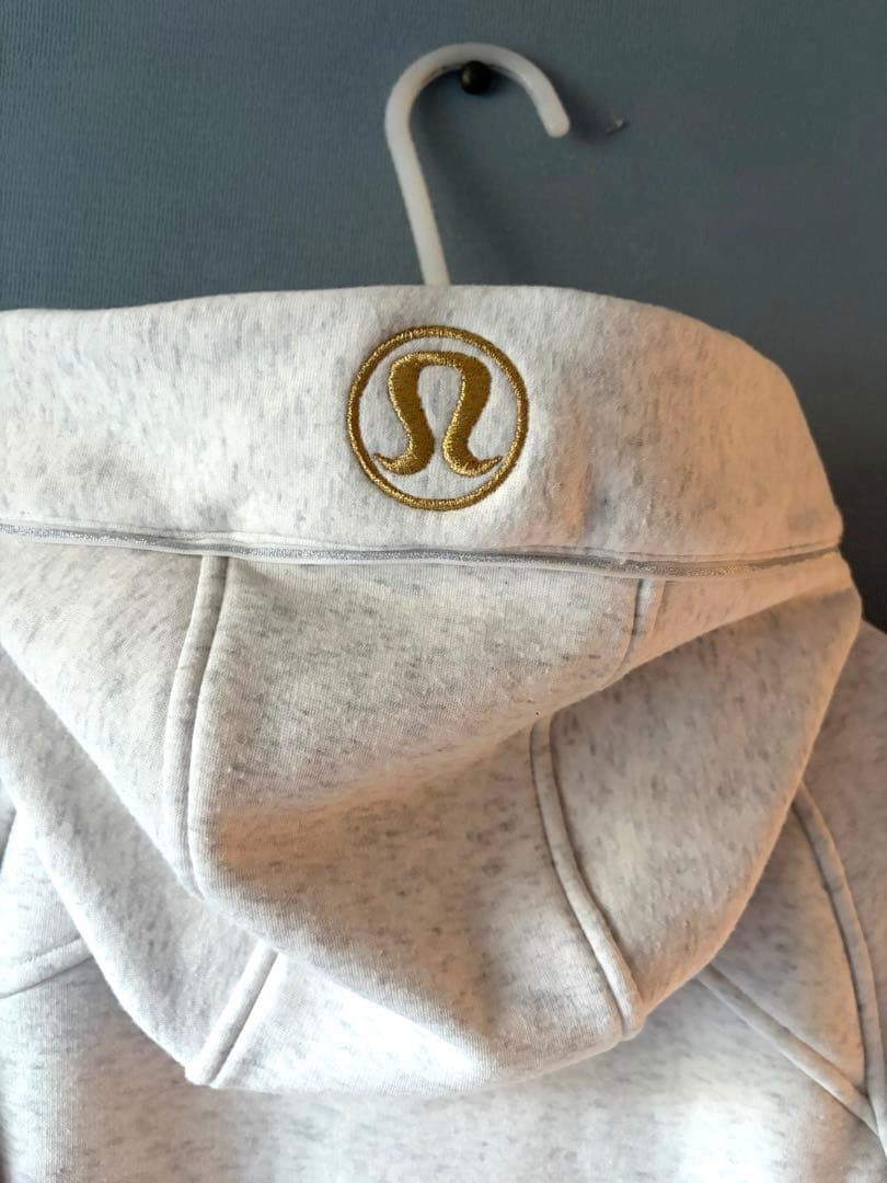 ルルレモン　lululemon　Scuba Hoodie　パーカー　サイズ4
