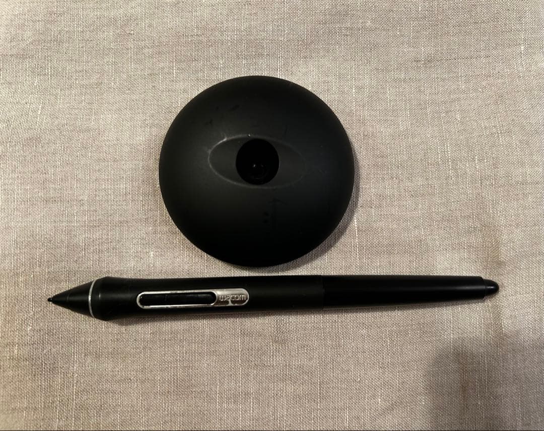 Wacom Cintiq Pro DTH1320液晶ペンタブレット　液タブ