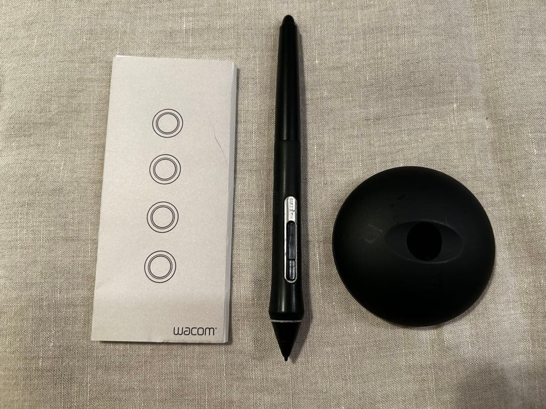 Wacom Cintiq Pro DTH1320液晶ペンタブレット　液タブ