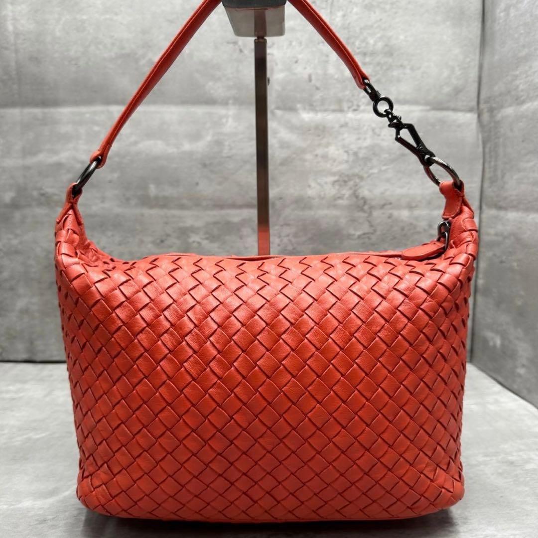 ボッテガヴェネタ イントレチャート ワンショルダーバッグ オールレザー 本革