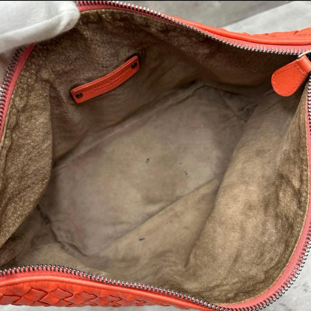 ボッテガヴェネタ イントレチャート ワンショルダーバッグ オールレザー 本革