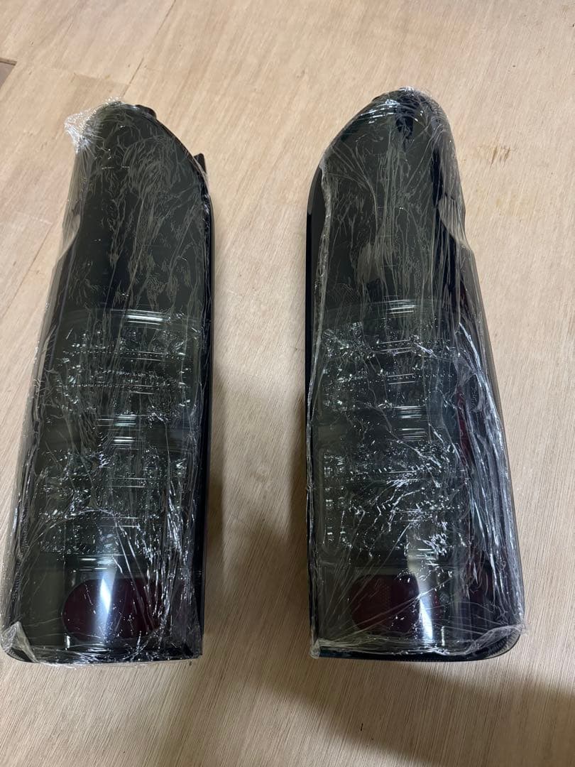 ハイエースLEDテールランプ