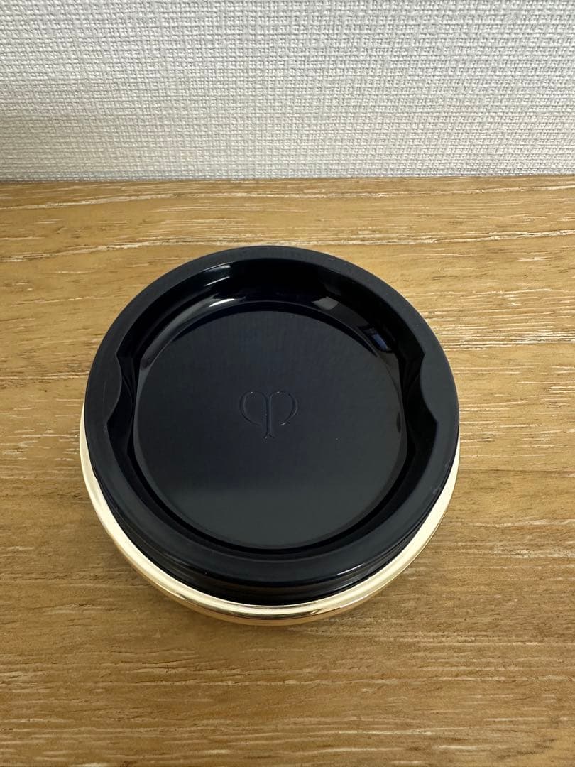 クレ・ド・ポー ボーテ　プードルトランスパラントn M 1ライト