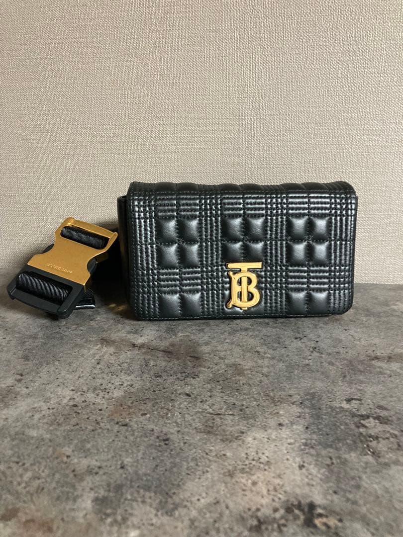 バーバリー Burberry ブラック キルティング ボディバッグ
