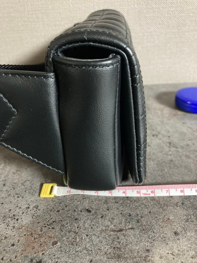 バーバリー Burberry ブラック キルティング ボディバッグ