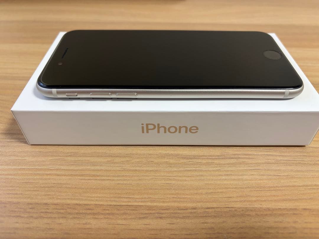 【美品】iPhone SE（第3世代）128GB スターライト SIMフリー