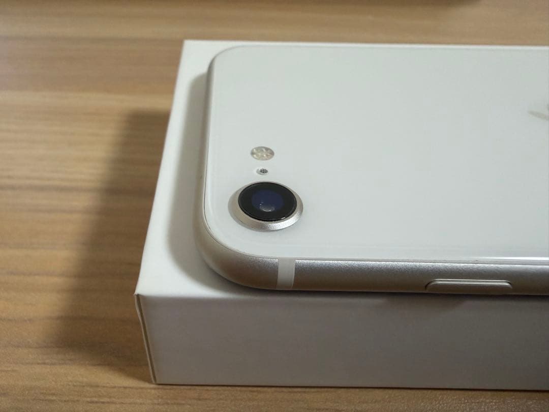 【美品】iPhone SE（第3世代）128GB スターライト SIMフリー