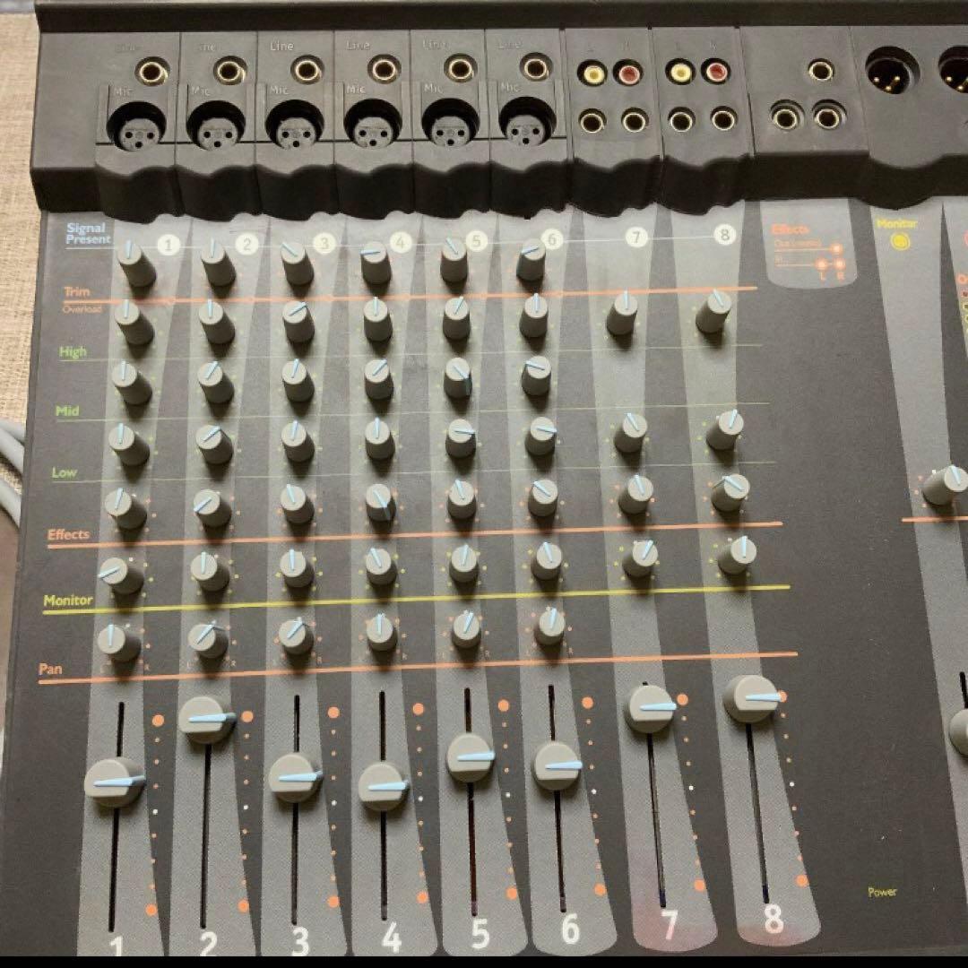 JBL　EON １０Channel　Stereo　Mixer ミキサー