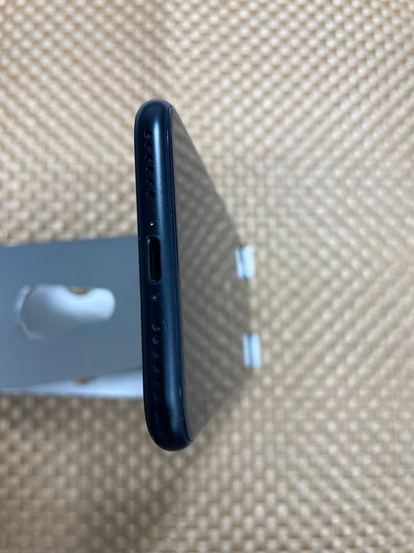 iPhone SE 第3世代 64 GB ミッドナイト　SIMフリー【7956】