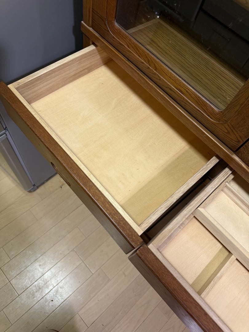 府中家具 食器棚 食器収納 引き戸 ガラス扉 楢材 無垢 木製 キッチン収納