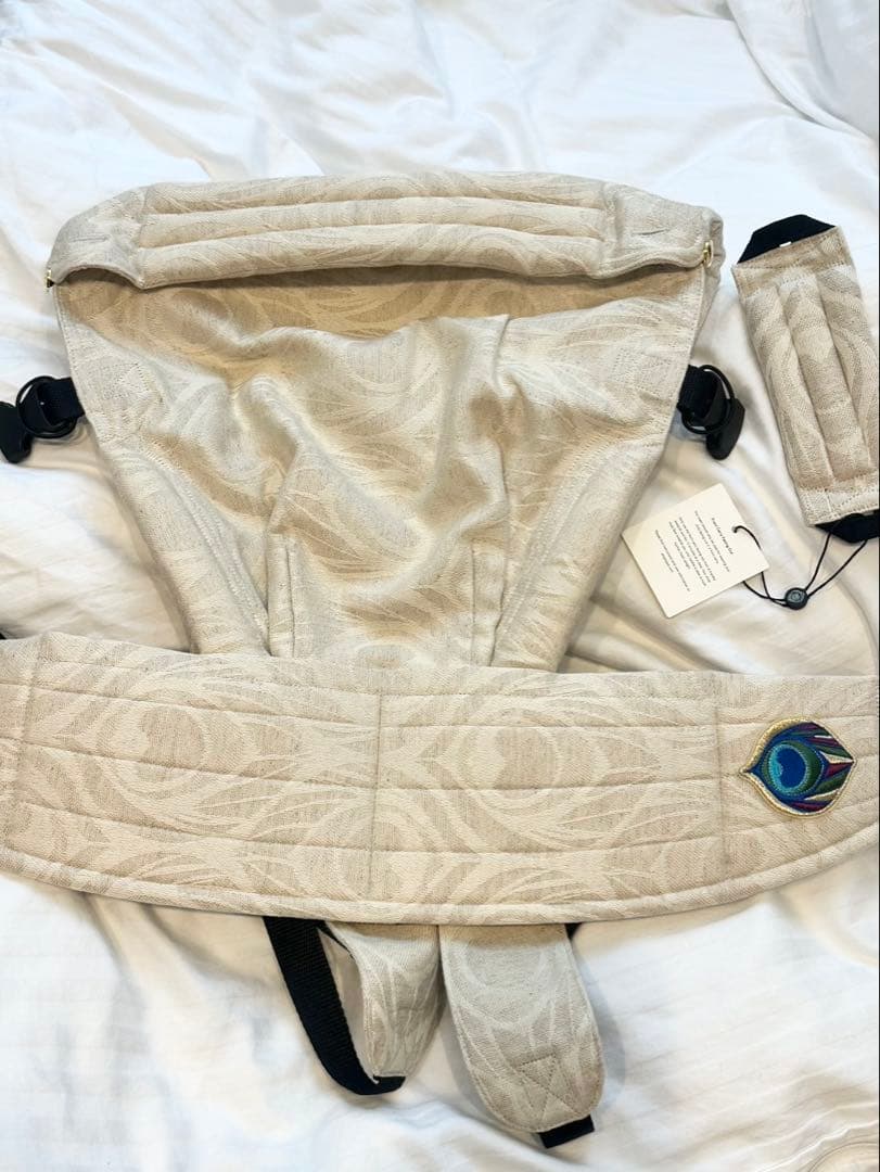 箱付き新品未使用artipoppe　アーティポッペ　抱っこ紐