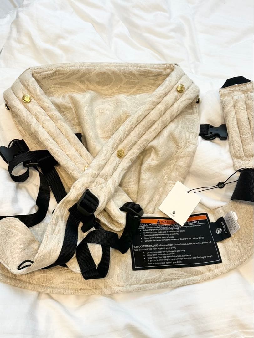 箱付き新品未使用artipoppe　アーティポッペ　抱っこ紐