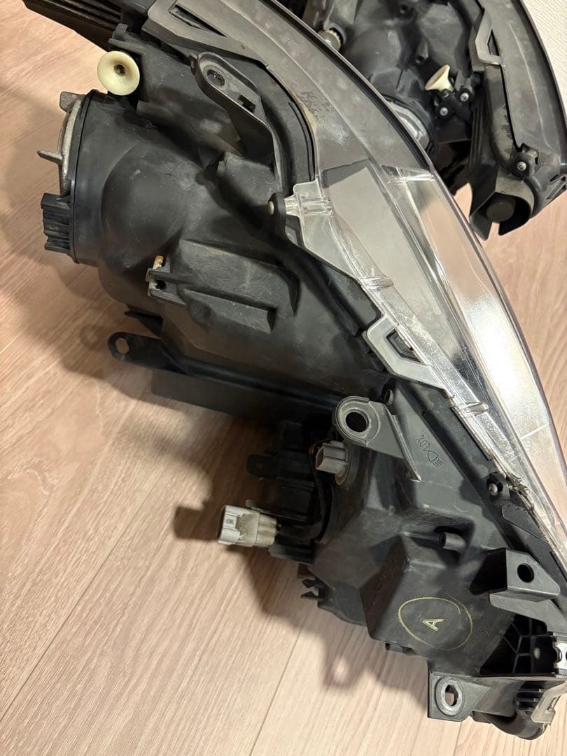 オートゾーン　ヘッドライト左右