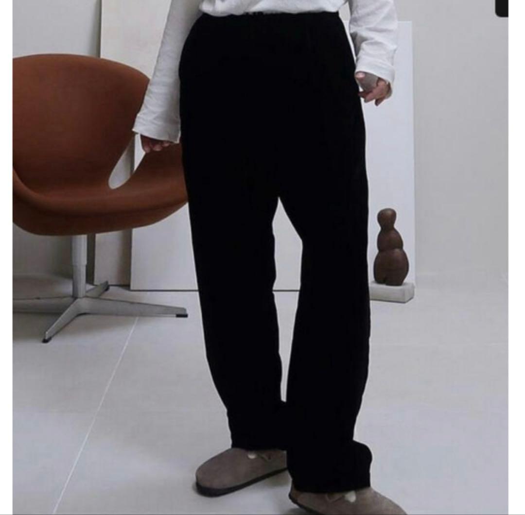 argue ベルベットパンツ