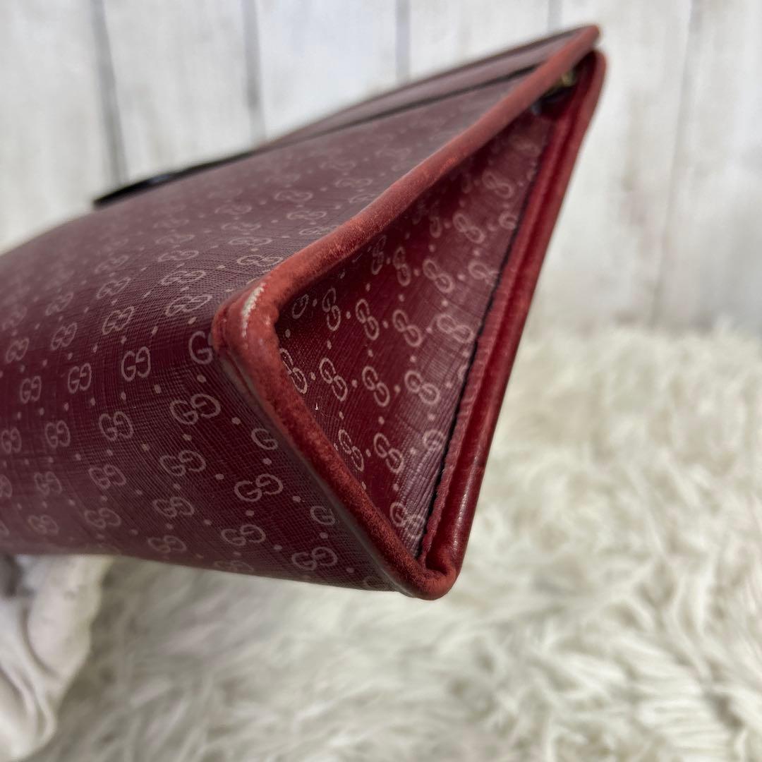 GUCCI セカンドバッグ　クラッチバッグ　レザー　ロゴ　GG 赤