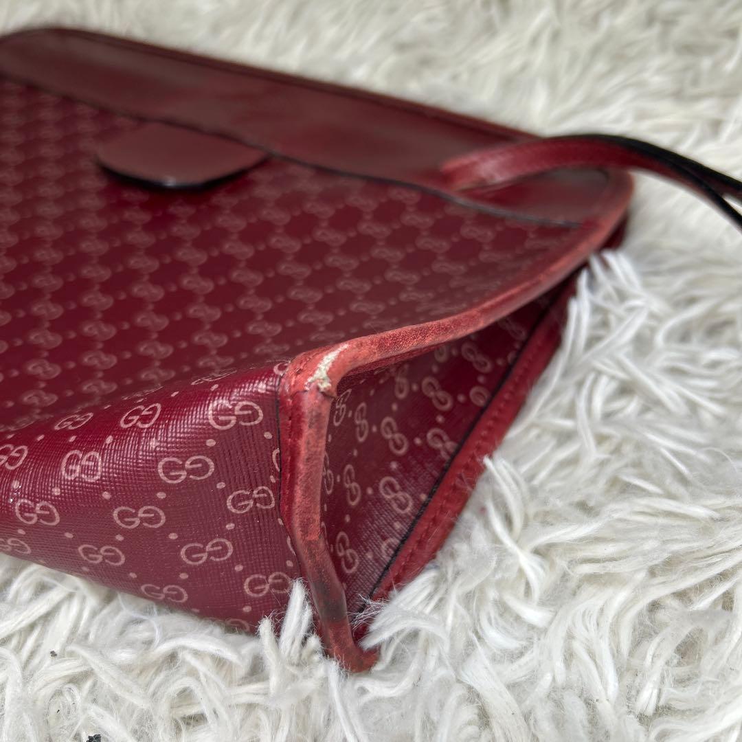 GUCCI セカンドバッグ　クラッチバッグ　レザー　ロゴ　GG 赤