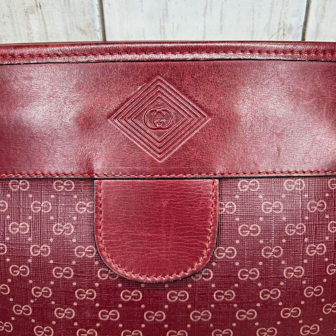 GUCCI セカンドバッグ　クラッチバッグ　レザー　ロゴ　GG 赤