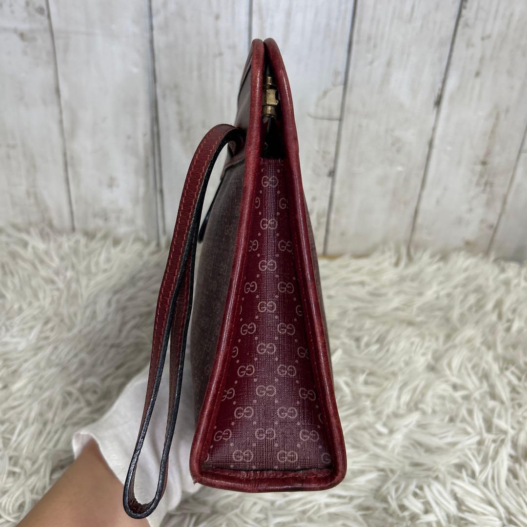 GUCCI セカンドバッグ　クラッチバッグ　レザー　ロゴ　GG 赤