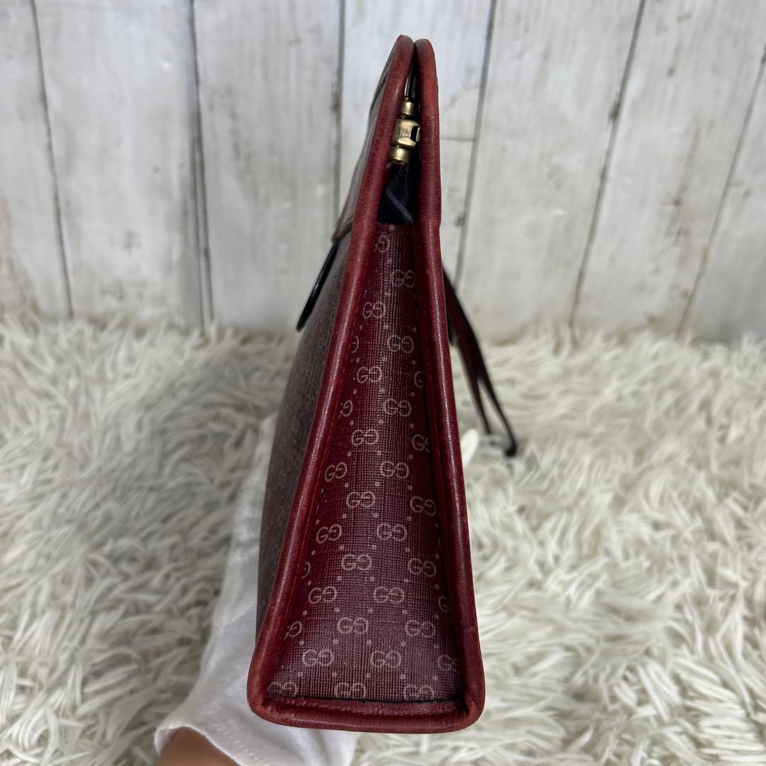 GUCCI セカンドバッグ　クラッチバッグ　レザー　ロゴ　GG 赤