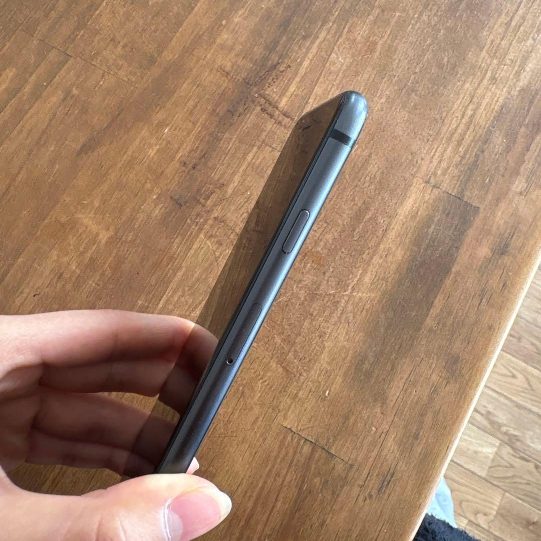 美品iPhone 8 64G SIMフリー