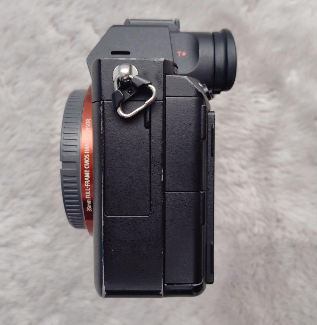 SONY α7R III ミラーレス一眼 本体　おまけに128GBメモリカード付