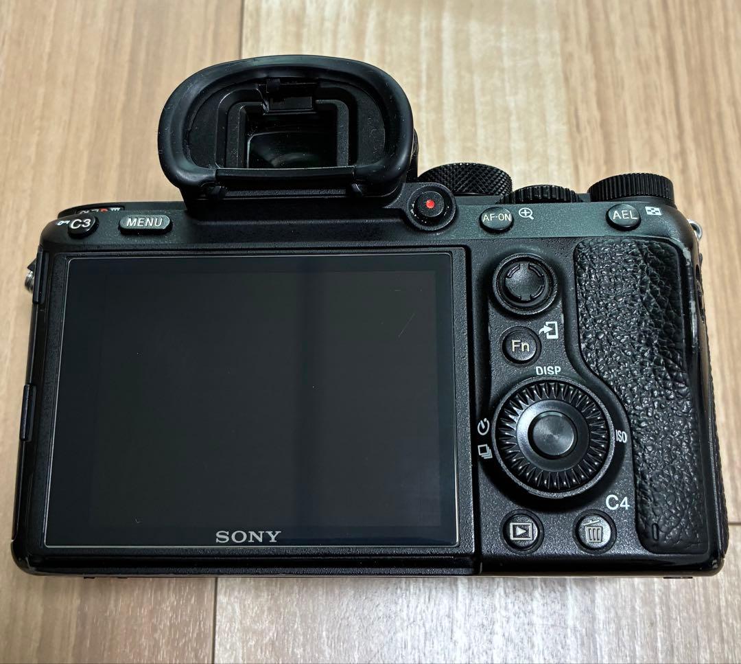 SONY α7R III ミラーレス一眼 本体　おまけに128GBメモリカード付